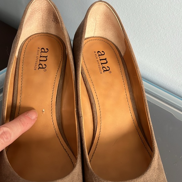 ANA Women’s taupe wedges Size 10 GC - Picture 11 of 12